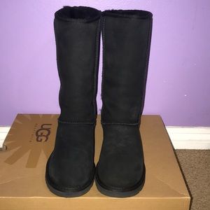 Ugg women’s classic y’all black boot